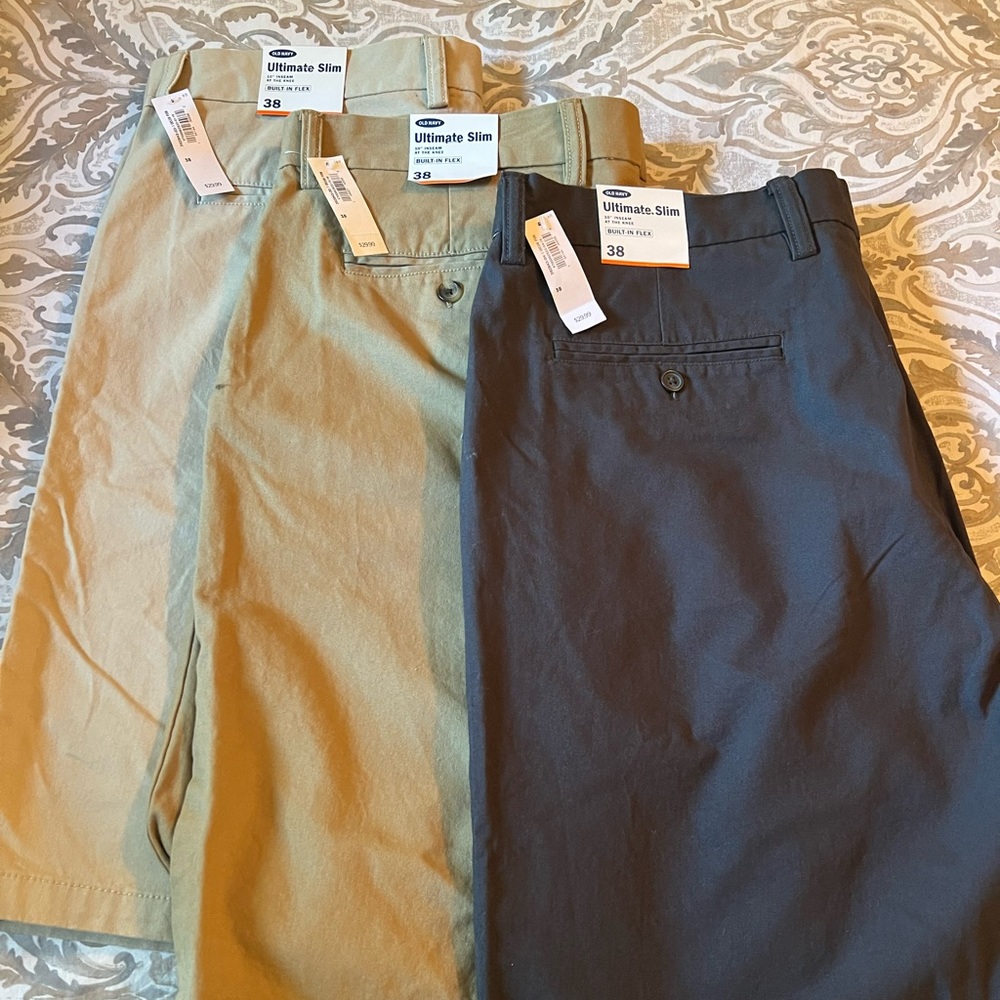 Mens chino shorts. New with tags